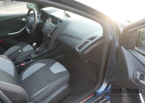 2018 Ford Focus St z USA, uszkodzony, nr VIN 1FADP3L97JL255257